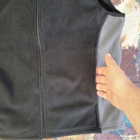 Bass Pro Shops Men Jacket Medium Black Gray  Vest Logo Embroidered Full Zip - Picture 5 of 7